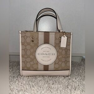Coach Signature Small Tote